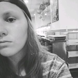 Meet your Posher, Elise